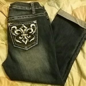 🔥Sale!🔥$17.  Size 6 Capri Jeans